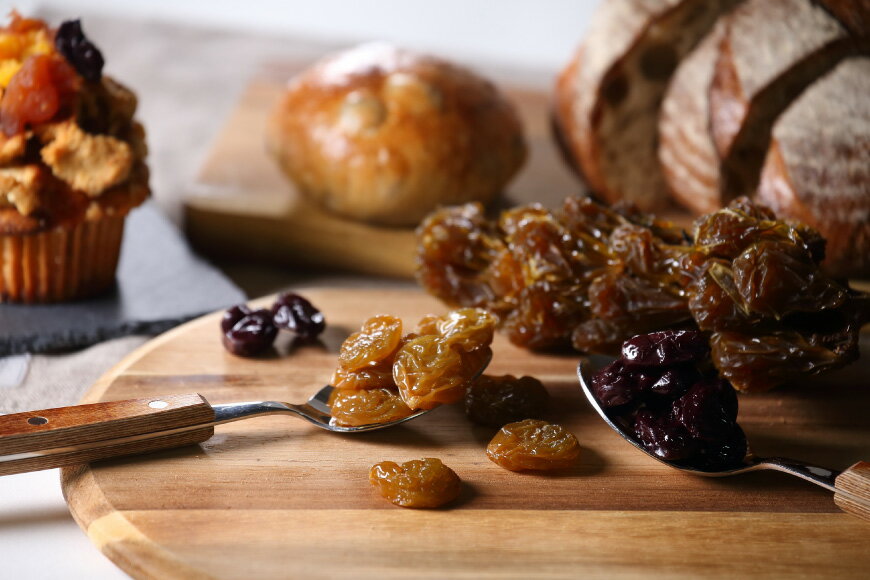 【ふるさと納税】 ぶどう 山梨県産 ドライフルーツ ぶどう房 付 巨峰 50g × 1 シャインマスカット 50g × 2 計3個 干しぶどう 干しブドウ ほしぶどう レーズン ぶどう ブドウ 葡萄 詰め合わせ セット マスカット フルーツ 果物 果実 [斎庵 山梨県 韮崎市 20742756] サムネイル2