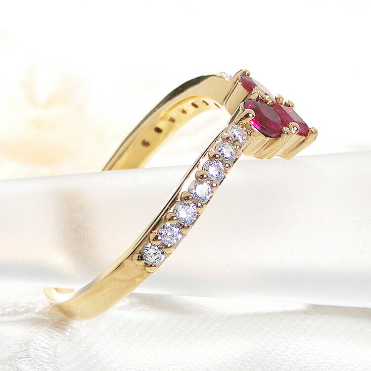 【ふるさと納税】 指輪 K18YG イエローゴールド【0.2ct】5〜16号 ダイヤモンド ハートモチーフ ルビー スクエアカット 【f250-k18yg-ru】 [オーダーメイドジュエリーメイ 山梨県 韮崎市 207437869] レディース V字 リング ティアラ アクセサリー アクセ ジュエリー サムネイル3