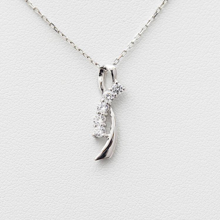 【ふるさと納税】 ネックレス プラチナ PT900 ダイヤモンド 0.2ct リボン モチーフ レディース ペンダント【f132-pt】 [株式会社オーダーメイドジュエリーメイ 山梨県 韮崎市 20742943] アクセサリー ジュエリー アクセ サムネイル3