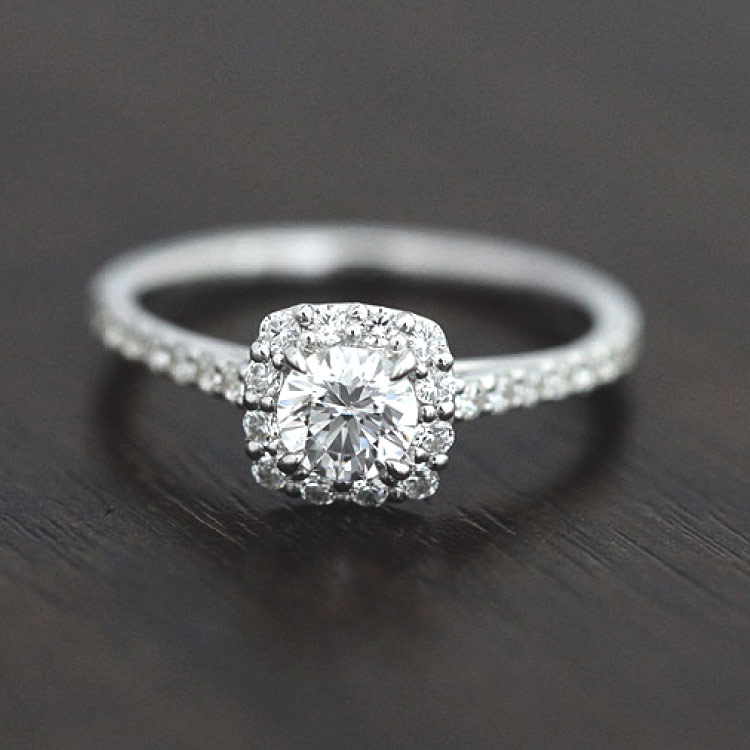 【ふるさと納税】 指輪 プラチナ PT900 ダイヤモンド 中石 0.3ct 合計0.56ct 5〜16号 ソーティング付 スクエアリング 【f069-pt】 [株式会社オーダーメイドジュエリーメイ 山梨県 韮崎市 20742948] リング アクセサリー ジュエリー アクセ サムネイル2