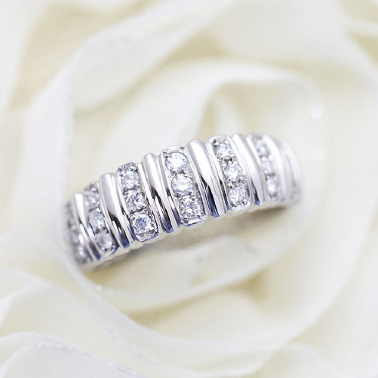 【ふるさと納税】 指輪 プラチナ PT900 ダイヤモンド 0.28ct 5〜16号 ストライプ 幅広 ボリュームリング【f065-pt】 [株式会社オーダーメイドジュエリーメイ 山梨県 韮崎市 20742950] リング アクセサリー ジュエリー アクセ サムネイル2