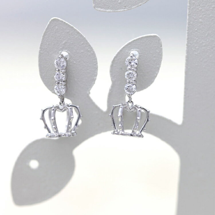 【ふるさと納税】ピアス スタッドピアス プラチナ PT900 ダイヤモンド 0.24ct 王冠 クラウン モチーフ 揺れるピアス レディース アクセサリー アクセ ジュエリー 【f092-pt】 [オーダーメイドジュエリーメイ 山梨県 韮崎市 20745205] サムネイル2