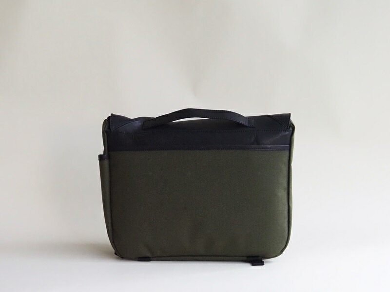 【ふるさと納税】 バッグ 鹿革 メッセンジャーバッグ レザー MESSENGER 選べる カラー ブラック×カーキ ブラック×ブラック チャコールグレー×ブラック ネイビー×ブラック ジェンダーレス 男女兼用 アップサイクル ショルダーバッグ サイドポケット付 かばん 送料無料 サムネイル3