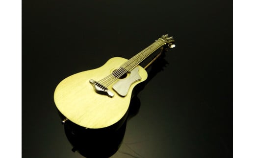 K18/PT900　アコースティックギターブローチ　AB00314