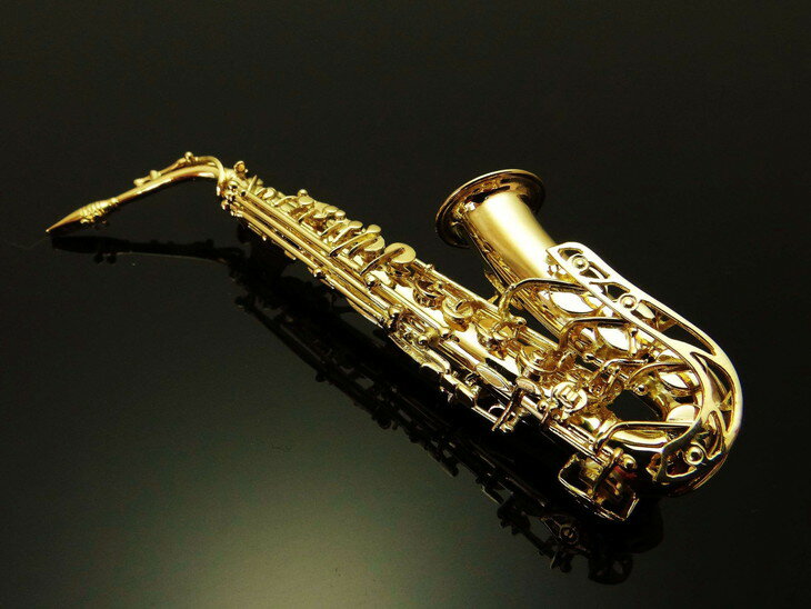 【ふるさと納税】K18 サックスブローチ ゴールド ブローチ おしゃれ アクセサリー 楽器 山梨県甲斐市　 ファッション小物 シンプル おしゃれ 耳元 楽器モチーフ お出かけ サムネイル3