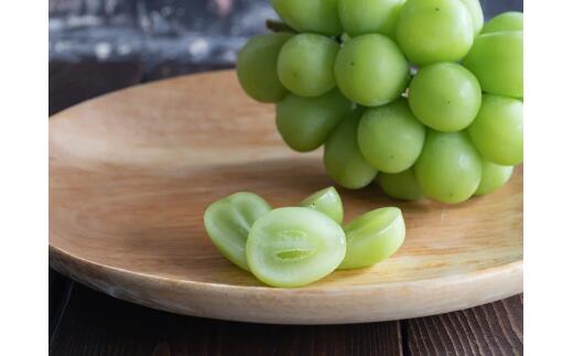 【ふるさと納税】【2026年発送★先行予約】 目利きが選ぶ！笛吹産巨峰・シャインマスカット　1.1kg以上（各1房 計2房入り） ふるさと納税 笛吹市 国産 人気 期間限定 旬 果物 フルーツ 山梨県 送料無料 168-102 サムネイル3