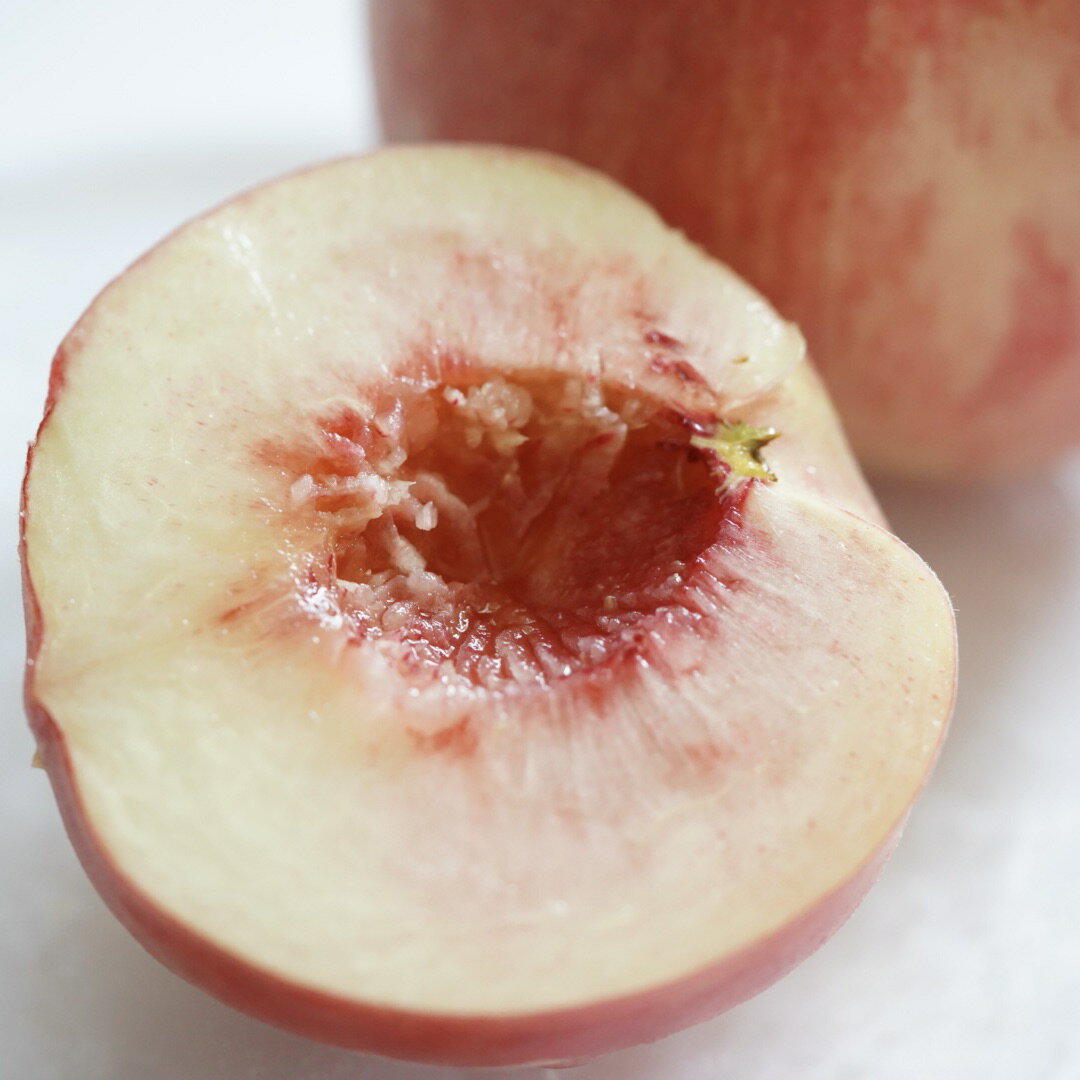 【ふるさと納税】【2026年発送★先行予約】笛吹市産 Inakakara 一宮町の桃 ファーストクラス 2玉(約800g) ふるさと納税 おすすめ ランキング もも 桃 笛吹市 国産 人気 期間限定 果物 フルーツ 旬 山梨県 送料無料 192-008 サムネイル3