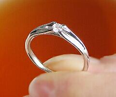 【ふるさと納税】 リング 指輪 ジュエリー レディース ファッション アクセサリー pt950 天然 ダイヤ 0.1ct 大粒 一粒 プラチナ SIクラス ダイヤモンド 0.1カラット 天然石 プラチナ950 エンゲージ ブライダル 記念日 4月誕生石 品質保証書付 r-106 (KRP) 【G64-1411】 サムネイル3