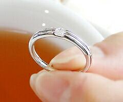 【ふるさと納税】 リング 指輪 ジュエリー レディース ファッション アクセサリー pt950 天然 ダイヤ 0.1ct 大粒 一粒 プラチナ SIクラス ダイヤモンド 0.1カラット 天然石 プラチナ950 エンゲージ ブライダル 記念日 4月誕生石 品質保証書付 r-107 (KRP) 【G87-1410】 サムネイル3