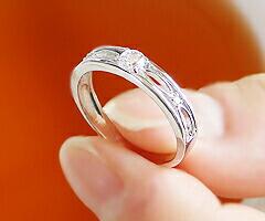 【ふるさと納税】 リング 指輪 ジュエリー レディース ファッション アクセサリー pt950 天然 ダイヤ 0.17ct プラチナ 透かし フェミニン デザイン SIクラス ダイヤモンド 3粒 3石 0.17カラット 天然石 プラチナ950 ブライダル 4月誕生石 保証書付 r-108 (KRP) 【M35-1410】 サムネイル3