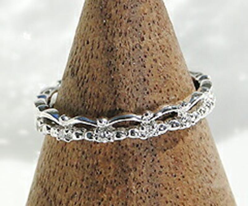 【ふるさと納税】 リング 指輪 ジュエリー レディース ファッション アクセサリー ゴールド 天然 ダイヤモンド 0.03ct K18 WG ピンキー 小指 天然石 SIクラス 18金 5石 ホワイト アンティーク調 プレゼント ラッピング ギフト 品質保証書付 r-121 (KRP) 【G45-1410】 サムネイル2