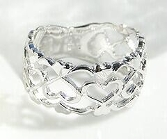 【ふるさと納税】 リング 指輪 ジュエリー レディース ファッション アクセサリー ゴールド K18 WG ピンキー オープン ハート 透かし 18金 ホワイト 小指 シンプル 華やか 幅広タイプ 太め 記念日 プレゼント ラッピング ギフト 品質保証書付 r-128 (KRP) 【G76-1412】 サムネイル2