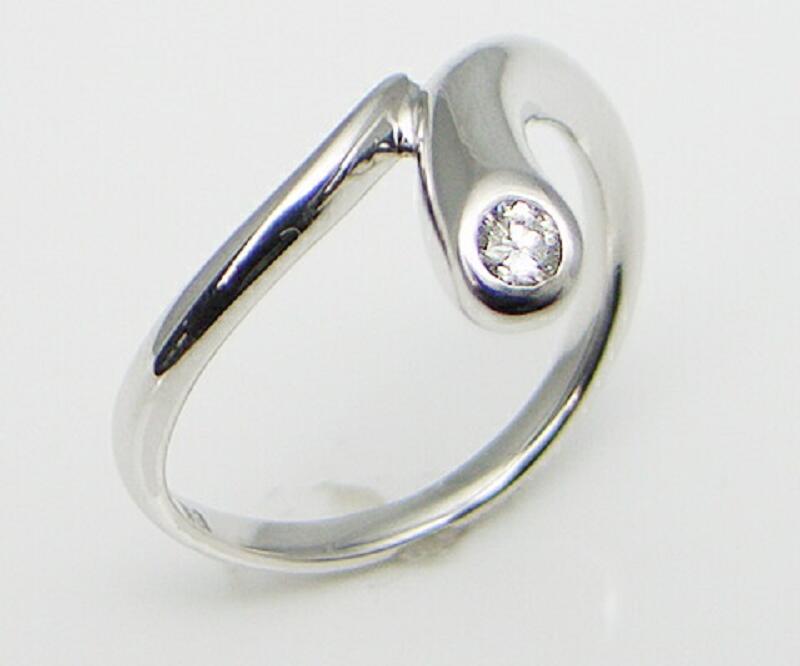 【ふるさと納税】 リング 指輪 ジュエリー レディース ファッション アクセサリー K18 WG 天然 ダイヤ 一粒 0.04ct ダイヤモンド SIクラス 1石 0.04カラット 天然石 18金 ホワイト ゴールド ピンキー 小指 プレゼント 品質保証書付 r-06 (KRP) 【G56-1410】 サムネイル2