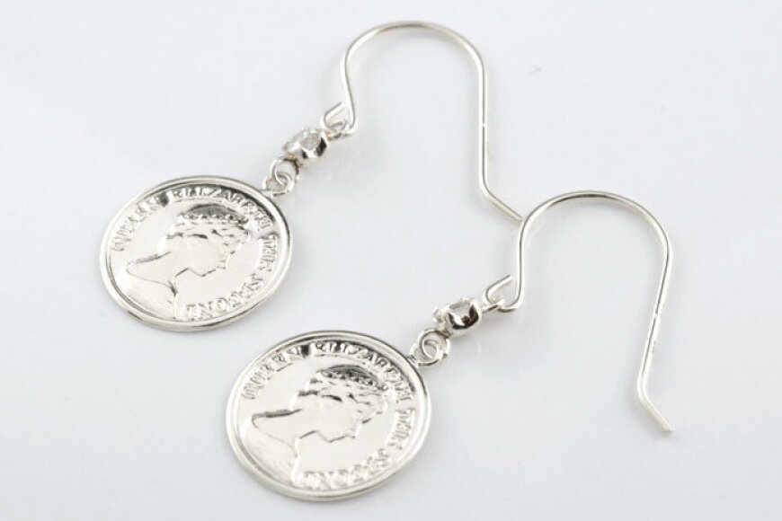 【ふるさと納税】フックピアス コインモチーフ コイン型 pt900 ダイヤモンド エリザベス 薄型 no.714472430p [シエロ 山梨県 中央市 21471003] ジュエリー アクセ アクセサリー ダイヤ サムネイル2