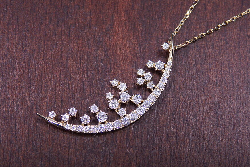 【ふるさと納税】K18イエローゴールドダイヤモンドネックレス(三日月モチーフ) [山梨県 中央市 21470825] アクセサリー アクセ ネックレス レディース ジュエリー ダイヤモンド サムネイル3