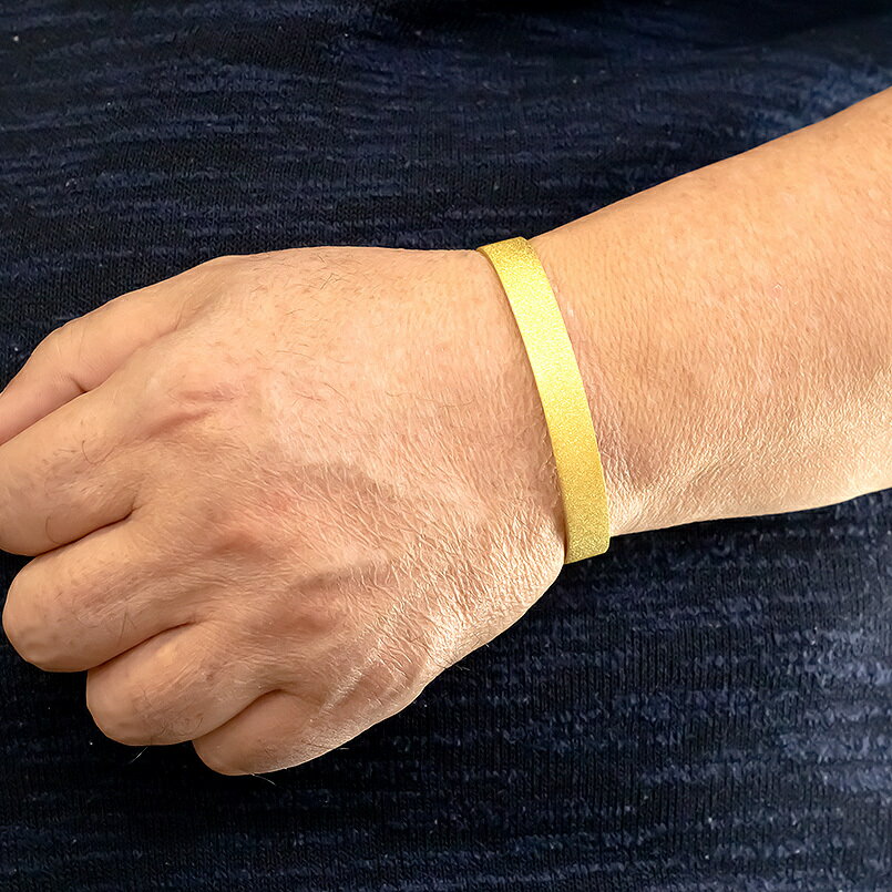 【ふるさと納税】 24金 ブレスレット 純金 造幣局検定刻印付 k24 鍛造 バングル 幅10mm 腕周り16cm 24k ゴールド ジュエリー シンプル 地金 人気 山梨県 昭和町 送料無料 管理番号210204105tm-10-16 SWAA008 サムネイル3