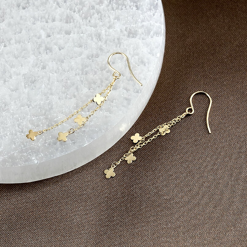【ふるさと納税】ピアス フックピアス ゴールド k10 クローバー フラワー 花 ロングピアス ペア イエローゴールドK10 10金 両耳 ジュエリー プレゼント 人気 山梨県 昭和町 送料無料 231004mro100yi SWAA145 サムネイル3