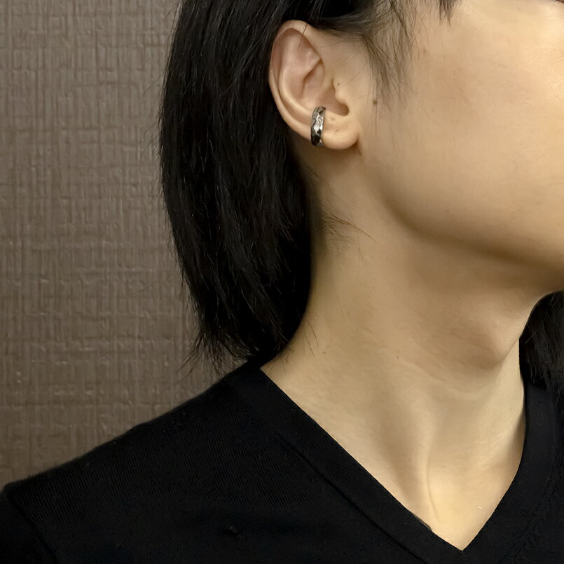 【ふるさと納税】 プラチナ イヤーカフ 片耳 フープ イヤリング イヤカフ シンプル 金属アレルギー 対応 pt950 イヤークリップ 地金 人気 誕生日 プレゼント 記念日 ギフト 贈り物 普段使い 241224hy400p 山梨県 昭和町 ジュエリー アクセサリー ギフト お祝い SWAA223 サムネイル3