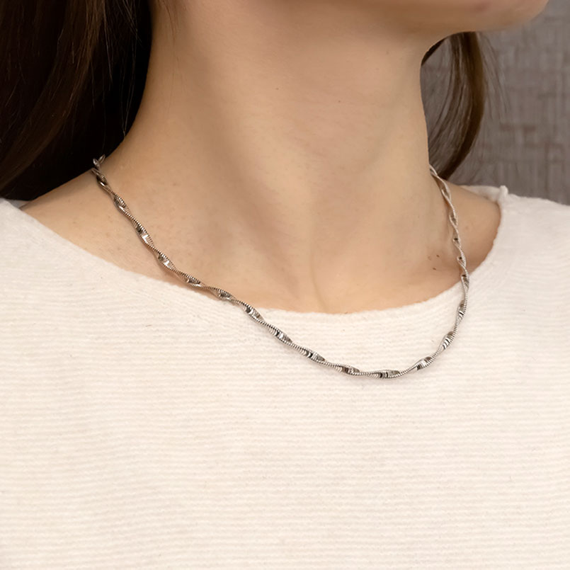 【ふるさと納税】 プラチナ ネックレス チェーンのみ レディース スネークチェーン 太め スライド式 金属アレルギー 対応 チェーン pt850 アジャスター チェーンだけ ジュエリー シンプル 誕生日 人気241211su401p 山梨県 昭和町 アクセサリー 贈り物 記念日 SWAA224 サムネイル3