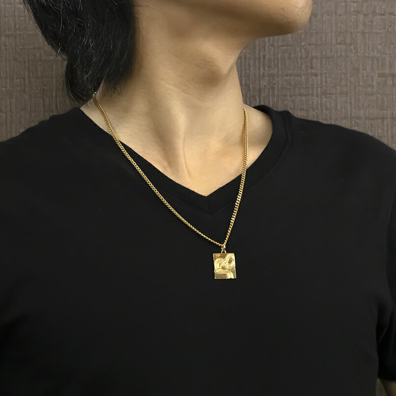 【ふるさと納税】 ヘビ 蛇 ペンダントトップ k18 スネーク 18金 プレート ネックレス メンズ ダイヤ 喜平 18k ゴールド ダイヤモンド 0.005ct 大ぶり イエローゴールドK18 干支 巳年 ジュエリー 241017sh202dym 山梨県 昭和町 アクセサリー プレゼント 記念日 誕生日 SWAA233 サムネイル3