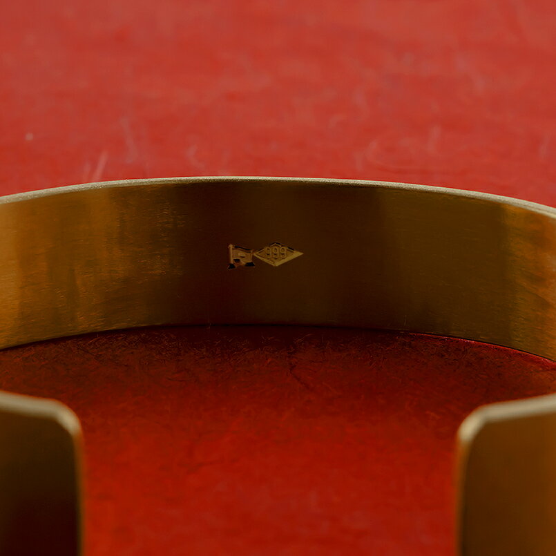 【ふるさと納税】 純金 24金 バングル 鍛造 造幣局検定刻印付 ブレスレット ゴールド 幅15mm 16cm K24 24k 太め 幅広 ジュエリー 金 ダイヤモンドダスト おしゃれ シンプル 210204105tmunik24-18 山梨県 昭和町 ジュエリー アクセサリー ギフト プレゼント 贈り物 SWAA247 サムネイル3