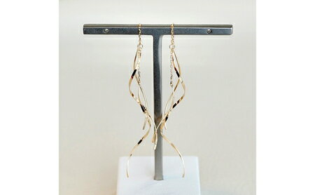 【ふるさと納税】ふるさと納税 ピアス ジュエリー k18 地金 18k 18金 ジュエリーケース付 保証書付 キャッチなし アクセサリー おしゃれ ギフト プレゼント 山梨県 昭和町 母の日K18 イエローゴールド 地金 揺れる ピアス 保証書付 SNO-1948SWAD009 サムネイル2