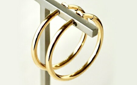 【ふるさと納税】ふるさと納税 ピアスに見える イヤリング ジュエリー イヤーカフ 18金 ジュエリーケース付 保証書付 アクセサリー おしゃれ ギフト プレゼント 山梨県 昭和町K18 イエローゴールド ピアスに見える 地金 イヤリング(直径30mm) 保証書付 KO-0015SWAD012 サムネイル2