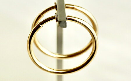 【ふるさと納税】ふるさと納税 ピアスに見える イヤリング ジュエリー イヤーカフ 18金 ジュエリーケース付 保証書付 アクセサリー おしゃれ ギフト プレゼント 山梨県 昭和町K18 イエローゴールド ピアスに見える 地金 イヤリング(直径30mm) 保証書付 KO-0015SWAD012 サムネイル3