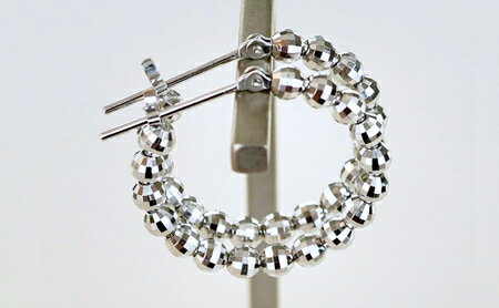 【ふるさと納税】ふるさと納税 ミラーボール フープピアス ジュエリー イヤーカフ 18金 ジュエリーケース付 保証書付 アクセサリー おしゃれ ギフト プレゼント 山梨県 昭和町 母の日K14WG ホワイトゴールド ミラーボール フープ ピアス 保証書付 KO-0016SWAD013 サムネイル3