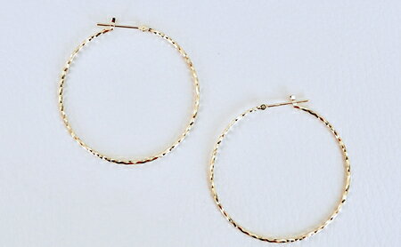 【ふるさと納税】ふるさと納税 フープピアス ジュエリー k18 地金 18k 18金 ジュエリーケース付 保証書付 アクセサリー おしゃれ ギフト プレゼント 山梨県 昭和町 母の日K18 イエローゴールド キラキラカット フープピアス (直径40mm) 保証書付 KO-0018SWAD015 サムネイル3