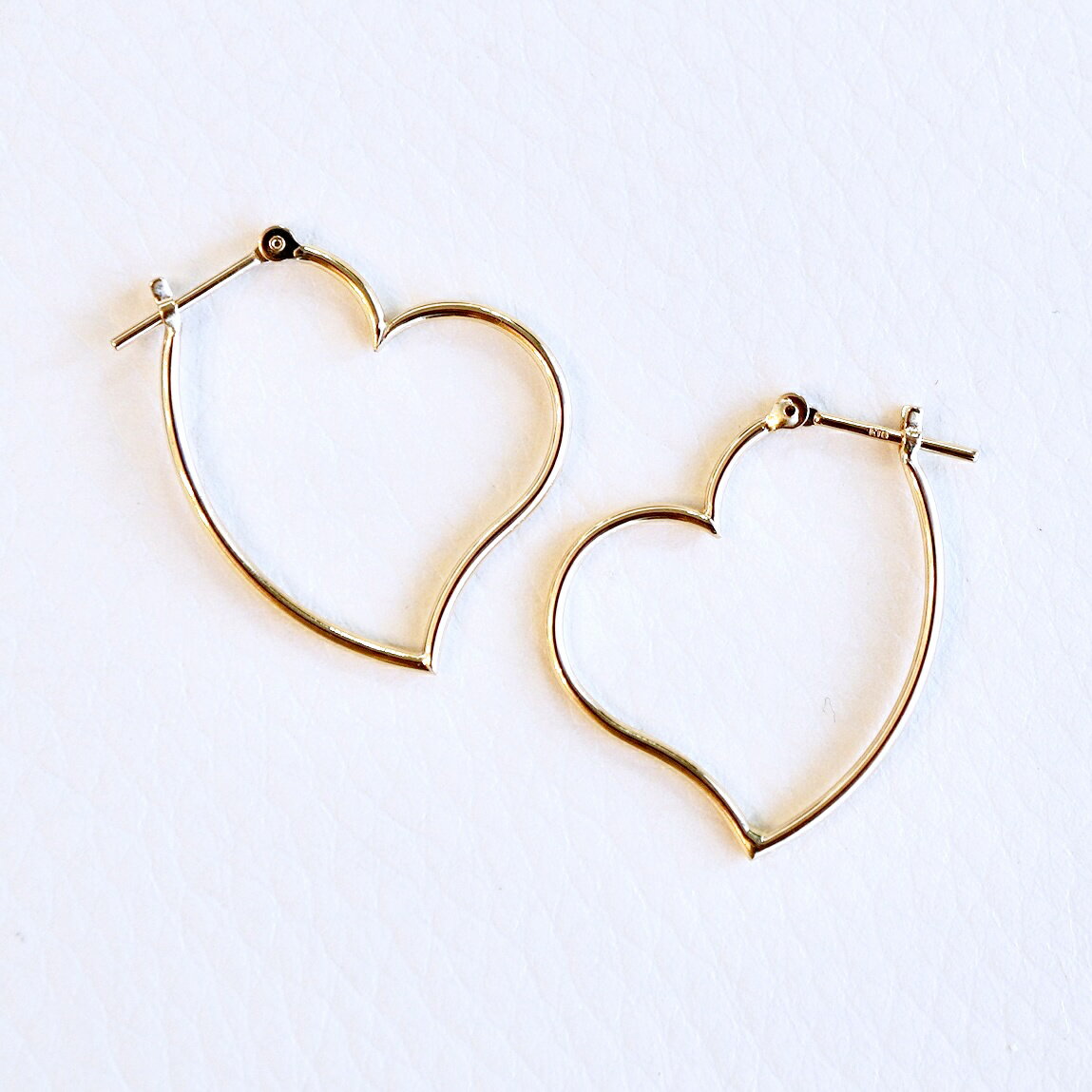 【ふるさと納税】 ふるさと納税 K18 イエローゴールド ハート フープ ピアス 保証書付 アクセサリーケース付 プレゼント ギフト 贈り物 記念日 人気 おすすめ アクセサリー 山梨県 昭和町 K18 イエローゴールド ハート フープ ピアス 保証書付 KO-0026 SWAD027 サムネイル3