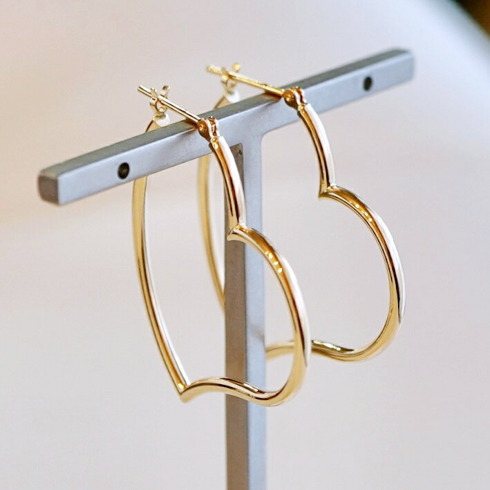 【ふるさと納税】 ふるさと納税 K18 イエローゴールド ハート フープ ピアス フープピアス 保証書付 アクセサリーケース付 プレゼント ギフト 贈り物 記念日 人気 おすすめ 山梨県 昭和町 K18 イエローゴールド ハート フープ ピアス 保証書付 KO-0027 SWAD028 サムネイル2