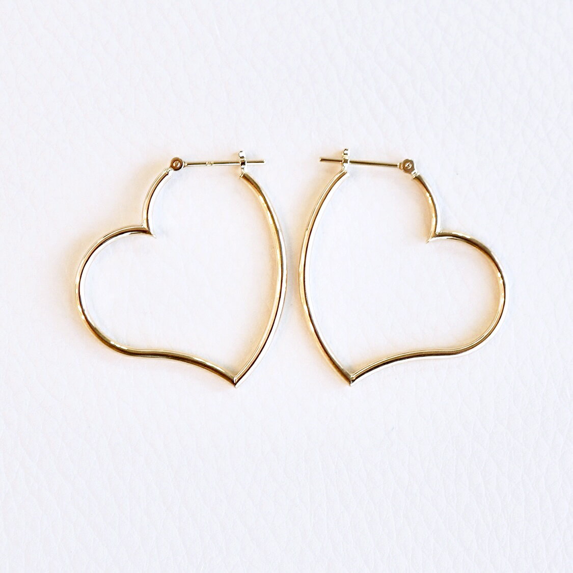 【ふるさと納税】 ふるさと納税 K18 イエローゴールド ハート フープ ピアス フープピアス 保証書付 アクセサリーケース付 プレゼント ギフト 贈り物 記念日 人気 おすすめ 山梨県 昭和町 K18 イエローゴールド ハート フープ ピアス 保証書付 KO-0027 SWAD028 サムネイル3