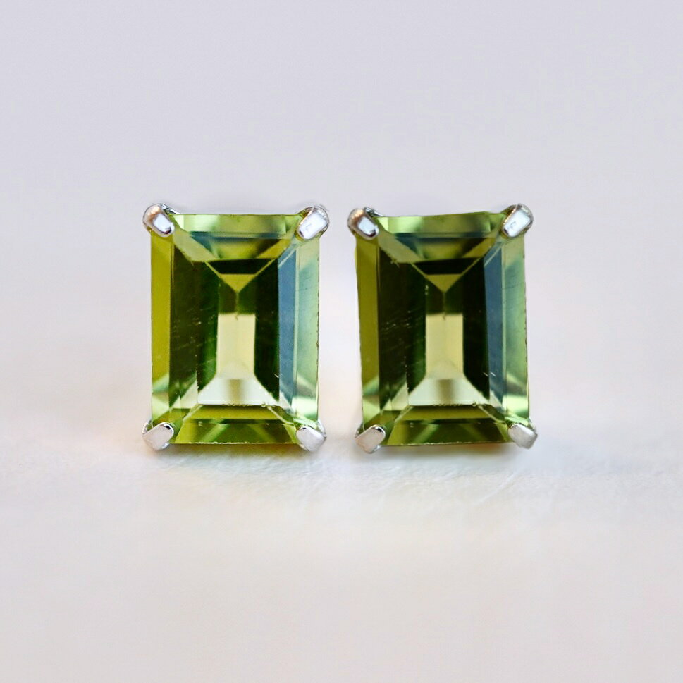 【ふるさと納税】 ふるさと納税 K14 WG ホワイトゴールド ペリドット オクタゴンカット ピアス 保証書付 ジュエリーケース付 アクセサリー プレゼント 記念日 人気 おすすめ 山梨県 昭和町 K14WG ホワイトゴールド ペリドット オクタゴンカット ピアス KO-0035 SWAD037 サムネイル2