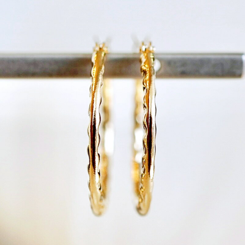 【ふるさと納税】 K18 18金 イエローゴールド 地金 フープピアス(直径20mm) 保証書付 NO-1978 ふるさと納税 18K 地金 ピアス 18金ピアス K18ピアス ギフト ジュエリー 保証書付 ケース付 贈り物 ギフト プレゼント 記念日 人気 おすすめ 山梨県 昭和町 SWAD074 サムネイル3