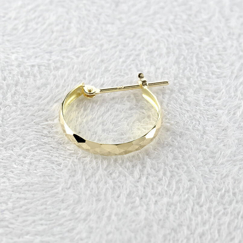 【ふるさと納税】 18金 フープ ピアス 18k 片耳 フープピアス ゴールド カット イエローゴールドK18 18k 地金 ジュエリー シンプル 誕生日 プレゼント 記念日 人気 普段 使い 山梨県 昭和町 ジュエリー アクセサリー ギフト プレゼント 贈り物 記念日 誕生日 SWAA284 サムネイル3