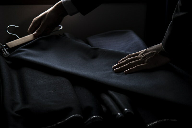 【ふるさと納税】THE LOA お仕立て補助券(600,000円分) NSAO007 山梨県 鳴沢村 ビスポークスーツ オーダースーツ お仕立て券 オーダーコート 採寸サービス 鳴沢村テーラー 職人仕立て 高級スーツ ビスポークテーラー オーダージャケット オーダーパンツ 仕立てギフト券 - 画像2