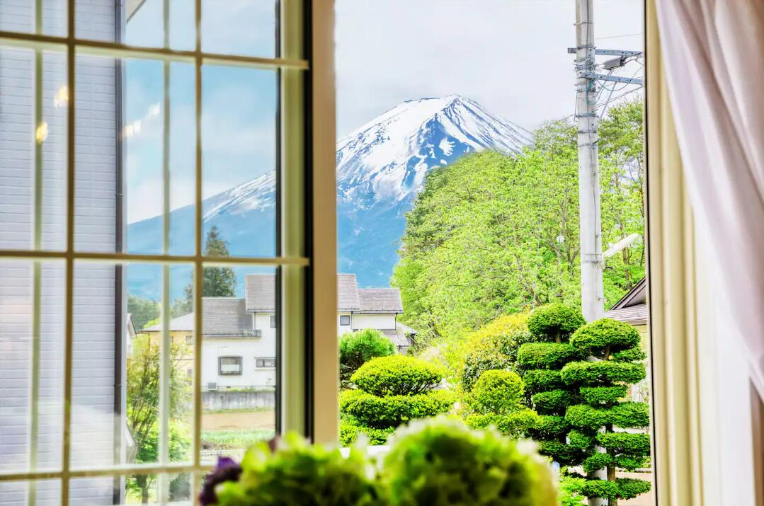 【ふるさと納税】 ヴィラハナサク富士河口湖町の宿泊券(1泊2日8名様まで)【平日・日曜限定】 ふるさと納税 人気 おすすめ ランキング 宿泊券 富士山 河口湖 サイクリング 冷暖房 宿 キッチン 山梨県 富士河口湖町 送料無料 FCS003 - 画像2