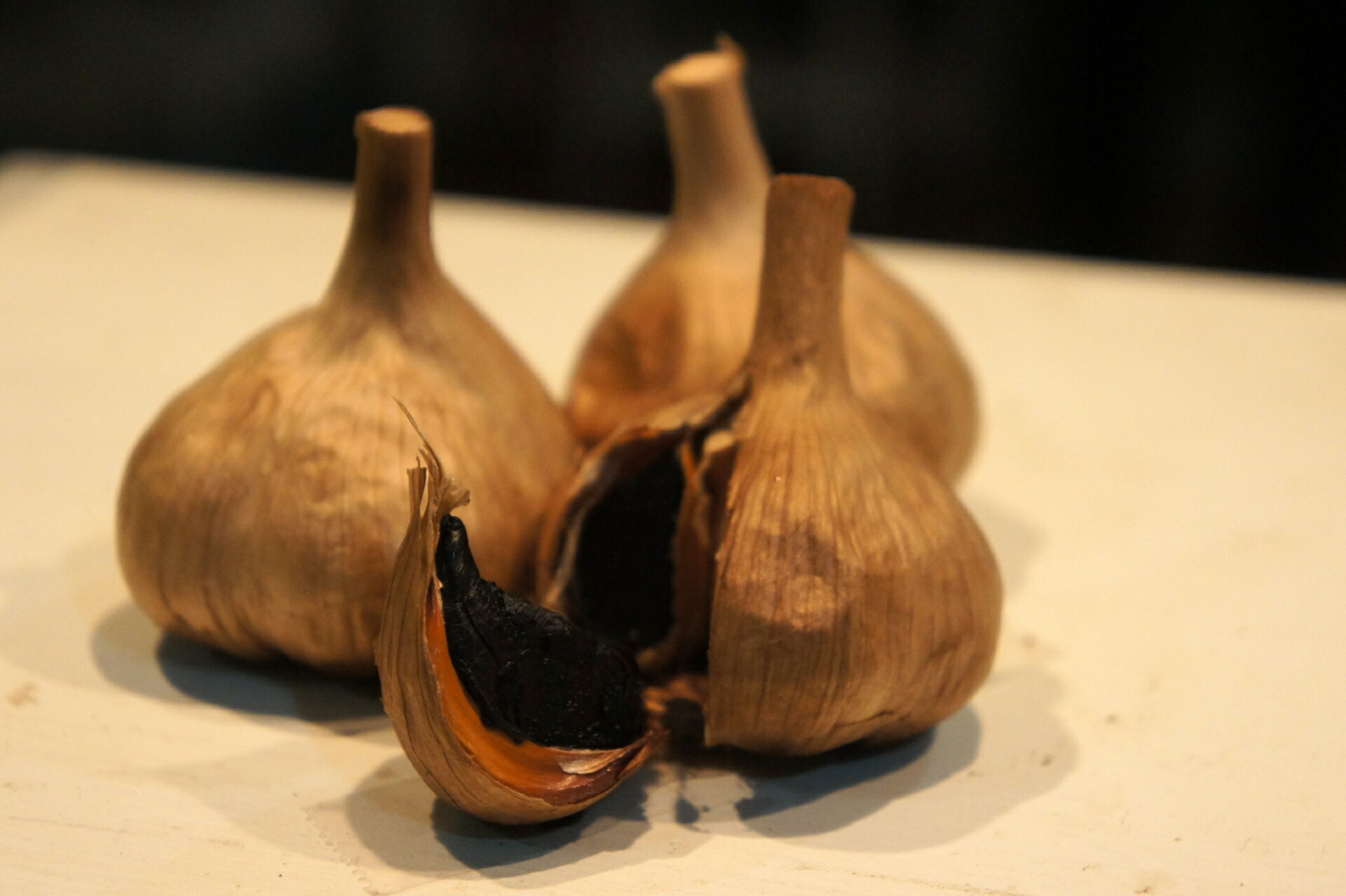 【ふるさと納税】松本市四賀産・黒ニンニク | ニンニク にんにく 健康 スタミナ 野菜 有機栽培 長野県 松本市 - 画像2