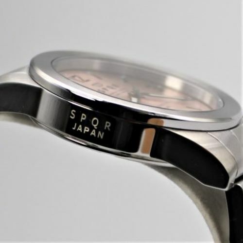 【ふるさと納税】＜腕時計 クオーツ式＞SPQR masterpiece 【ステンレス無垢バンド】 | 腕時計 時計 ブランド SPQR スポール メンズ レディース 男女兼用 ギフト プレゼント 贈り物 アイボリー シルバー ピンク ブラック 黒 ステンレス サムネイル3