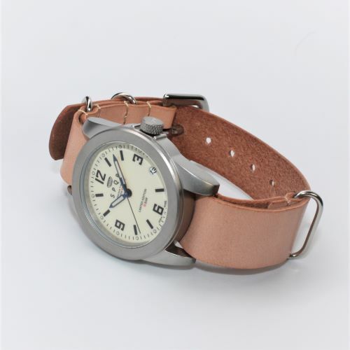 【ふるさと納税】＜腕時計 クオーツ式＞SPQR masterpiece レギュラー文字盤【NATOタイプ栃木レザーTASHバンド】 | 腕時計 時計 ブランド SPQR スポール メンズ レディース 男女兼用 ギフト プレゼント 贈り物 アイボリー ブラック 黒 バンド4種 サムネイル2