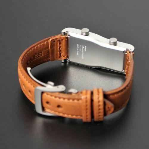 【ふるさと納税】SPQR 腕時計 TBSテレビ金曜ドラマで使用されました＜ 腕時計 クオーツ式 ＞ 五十嵐 威暢 DUAL TIME 12+24（デュアルタイム）【バンド】キャメルレザー＋三つ折れバックル メンズ レディース 時計 ブランド スポール ギフト プレゼント 二地域腕時計 日常防水 サムネイル3