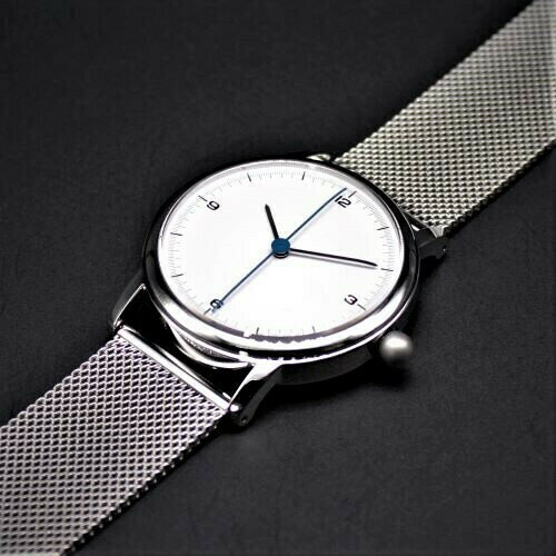 【ふるさと納税】＜腕時計 機械式＞SPQR 20周年　五十嵐 威暢デザイン（文字盤ホワイト） | 腕時計 時計 ブランド SPQR スポール メンズ レディース 男女兼用 ギフト プレゼント 贈り物 ホワイト 白 機械式 スケルトン構造 レザーシート革 ブラック 黒 サムネイル2