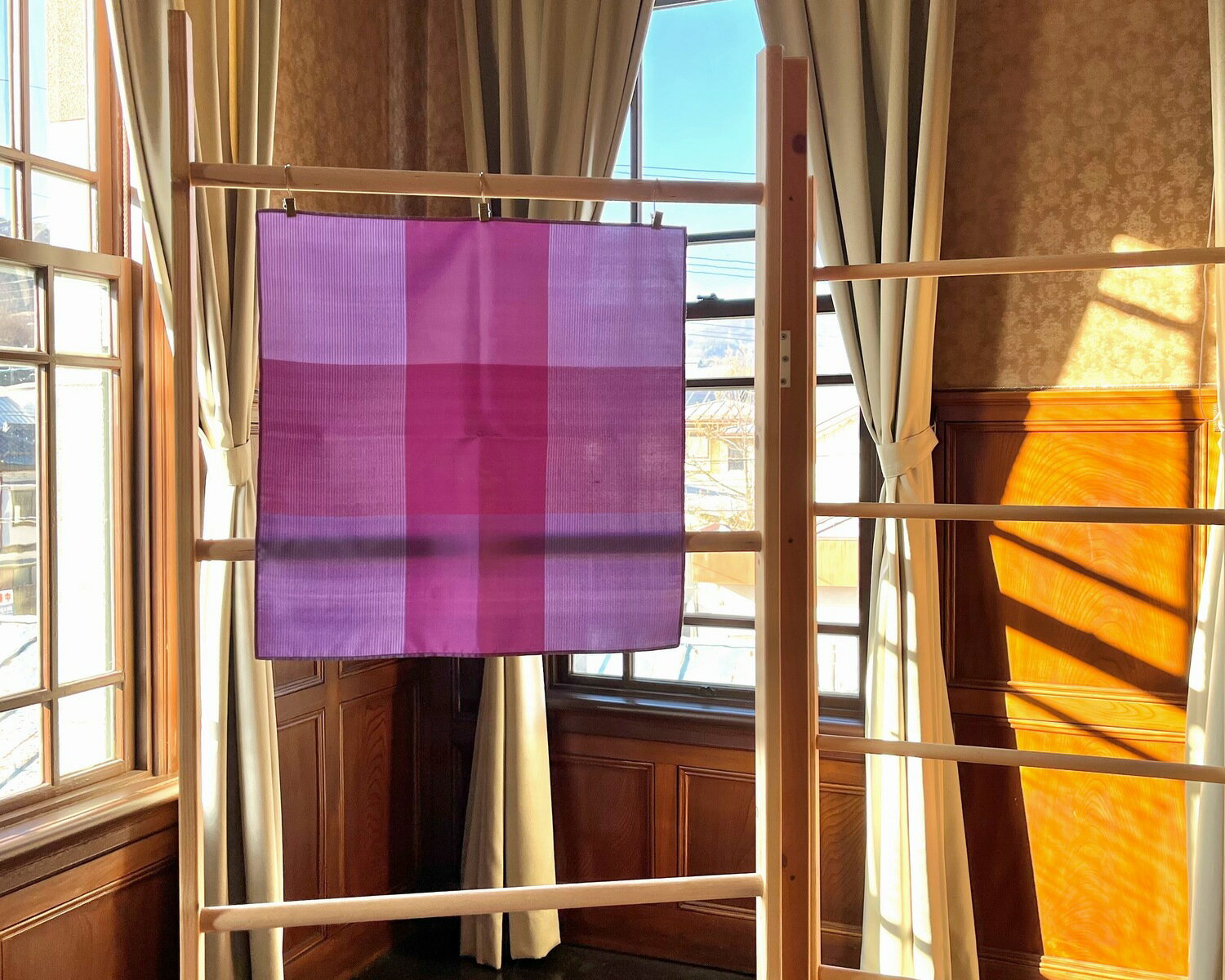 【ふるさと納税】岡谷シルク SUWASHIKI FUROSHIKI（45cm） | 絹 シルク 工芸品 日用品 おしゃれ サムネイル2