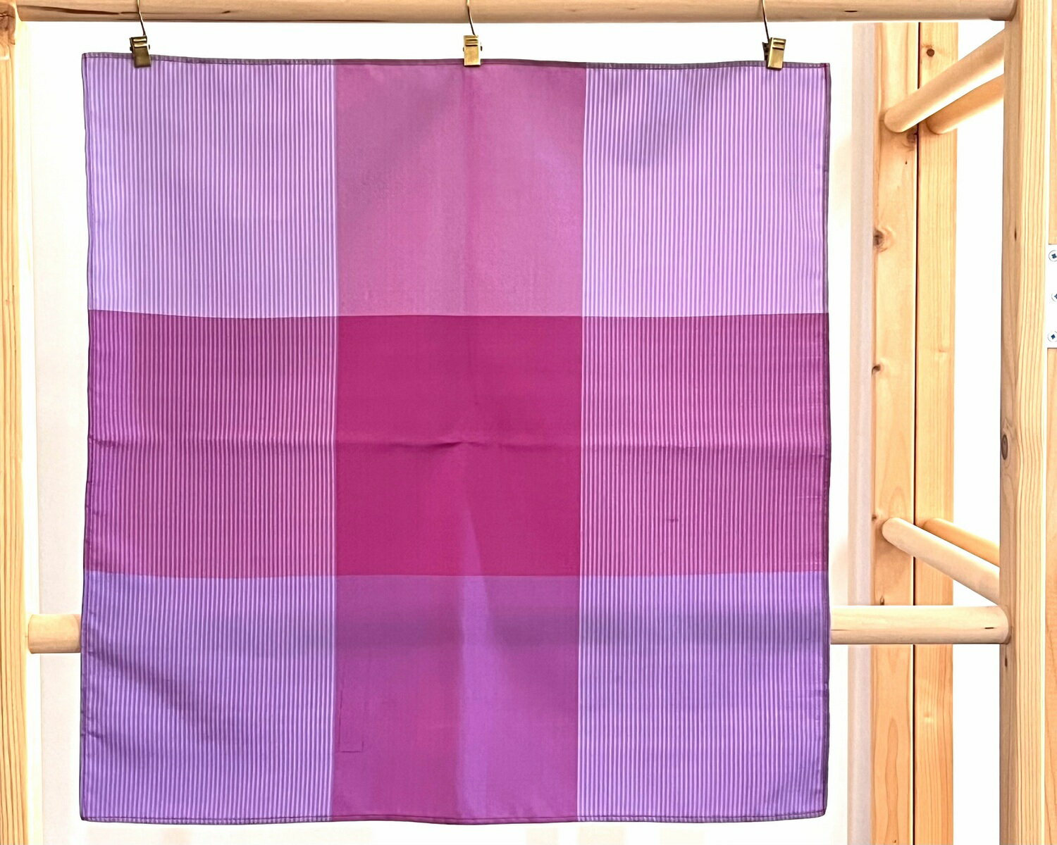 【ふるさと納税】岡谷シルク SUWASHIKI FUROSHIKI（45cm） | 絹 シルク 工芸品 日用品 おしゃれ サムネイル3