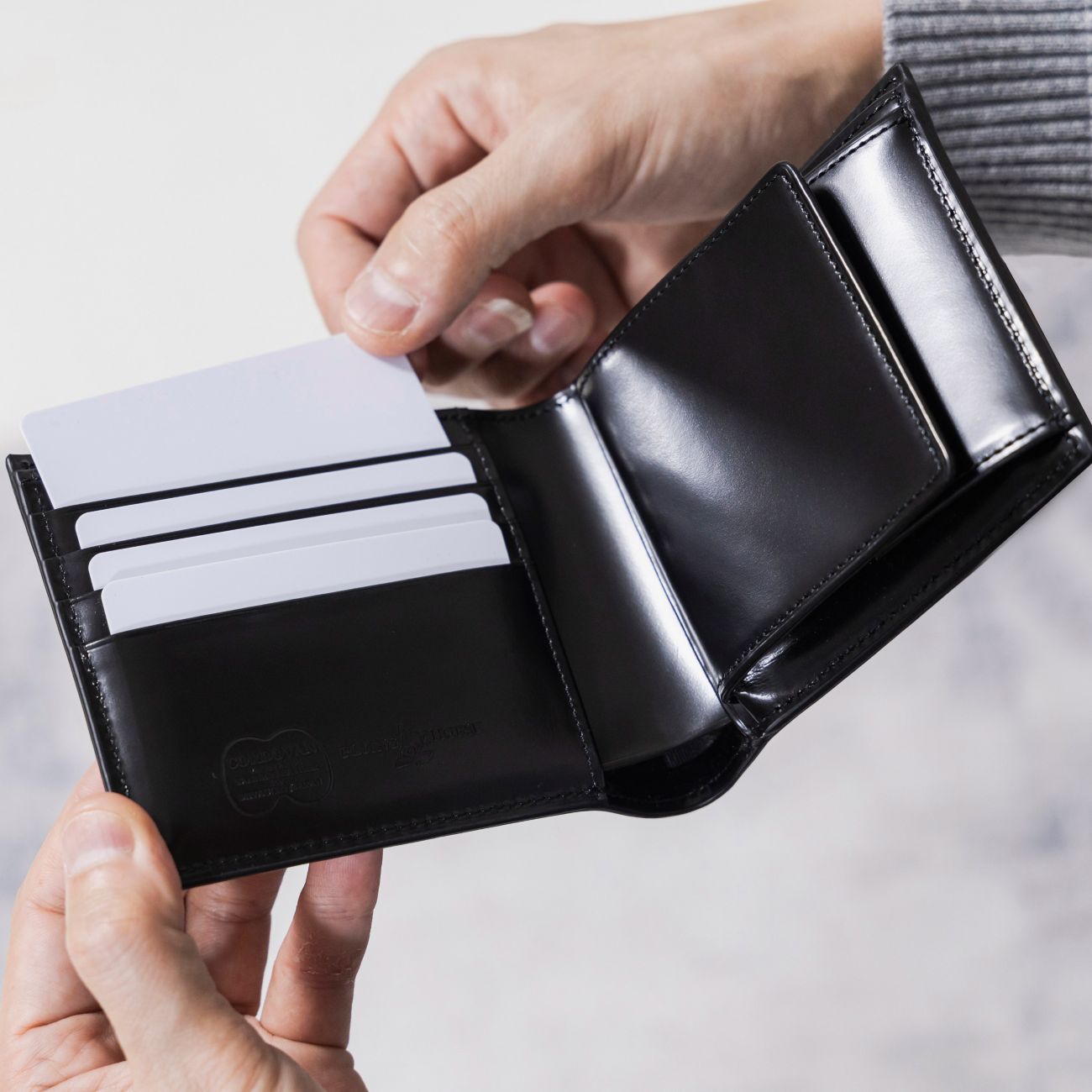 【ふるさと納税】 財布 コードバン 二つ折り 財布 FLYING HORSE ( フライングホース ) | 財布 革 ホース レザー 長期 愛用 長野県 飯田市 サムネイル2