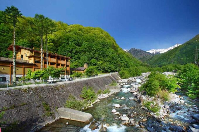 【ふるさと納税】早太郎温泉「二人静」別邸一花一葉＜擬洋室＞　2名様宿泊券 チケット 旅行券 サムネイル3