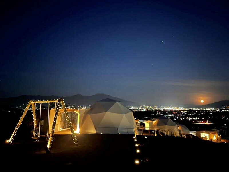 【ふるさと納税】温泉付きグランピング のぞみグランピング&スパ 佐久×軽井沢　宿泊補助券(90,000円分）【楽天トラベル ブロンズアワード 2023受賞】【 グランピング スパ キャンプ アウトドア 体験・チケット 旅行 宿泊 四季折々 浅間山 長野県 佐久市 】 - 画像2