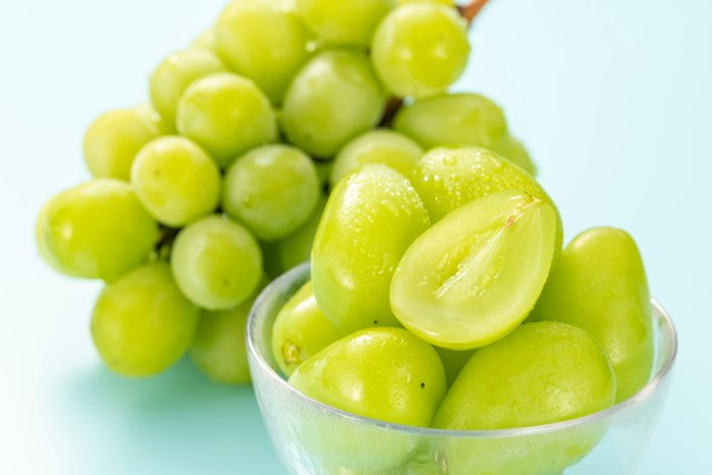 【ふるさと納税】【2026年先行予約】シャインマスカット 400g以上(1房) / 約1kg（2~3房）/ 約2kg（4~6房） | 葡萄 グレープ 果物 フルーツ シャインマスカット 1kg 信州ぶどう 信州葡萄 産地直送 種無し 皮ごと食べれる 白ぶどう マスカット 信州 長野 千曲市 - 画像2