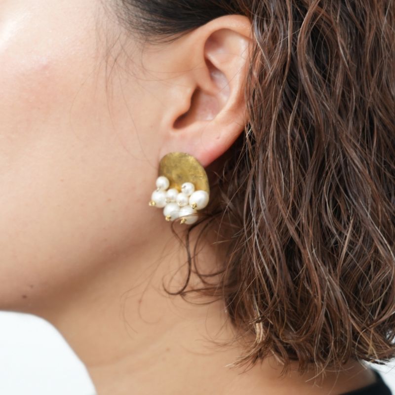 【ふるさと納税】RYONA SONG ピアス/イヤリング　月と星モチーフ【Sサイズ】 ～自然×都会 中山道沿い築100年の古民家工房から、100%ハンドメイドアクセサリーをお届け～ サムネイル3